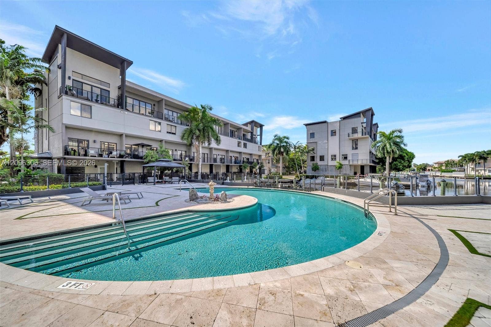 508 SE 1st Circle, Pompano Beach, FL 33060 Community pool