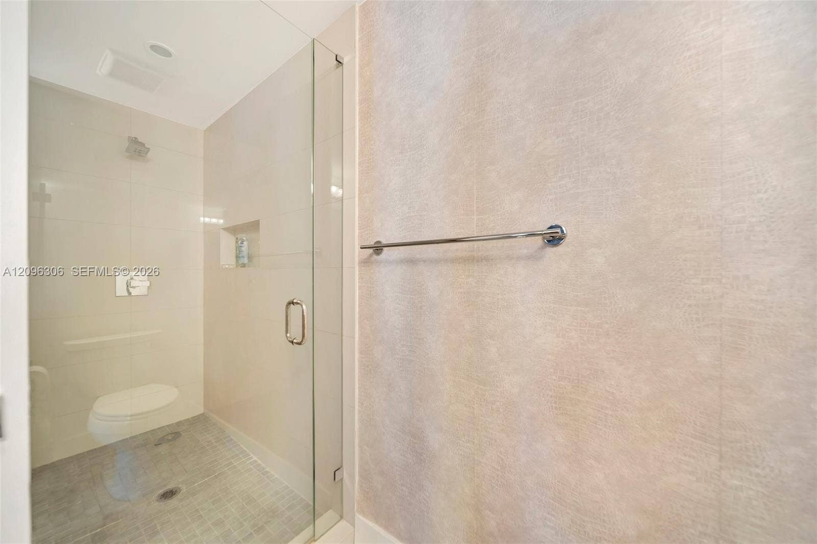508 SE 1st Circle, Pompano Beach, FL 33060 Walk-in shower in first floor bathroom
