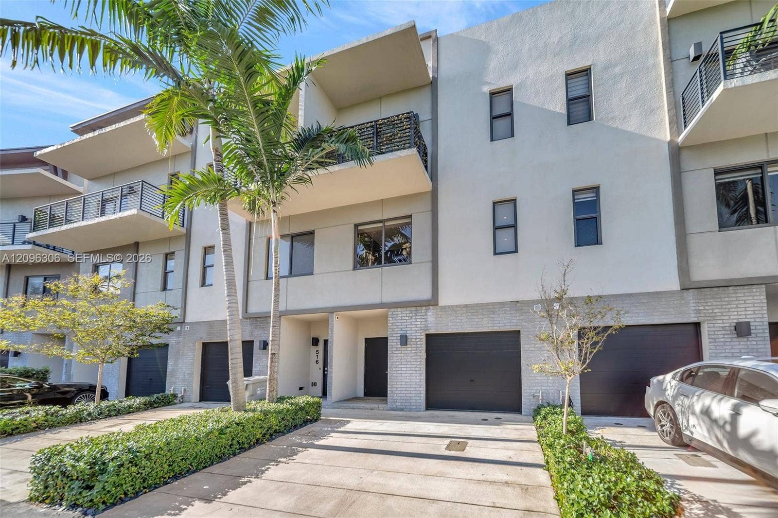 508 SE 1st Circle, Pompano Beach, FL 33060 Three story Townhouse with one car garage