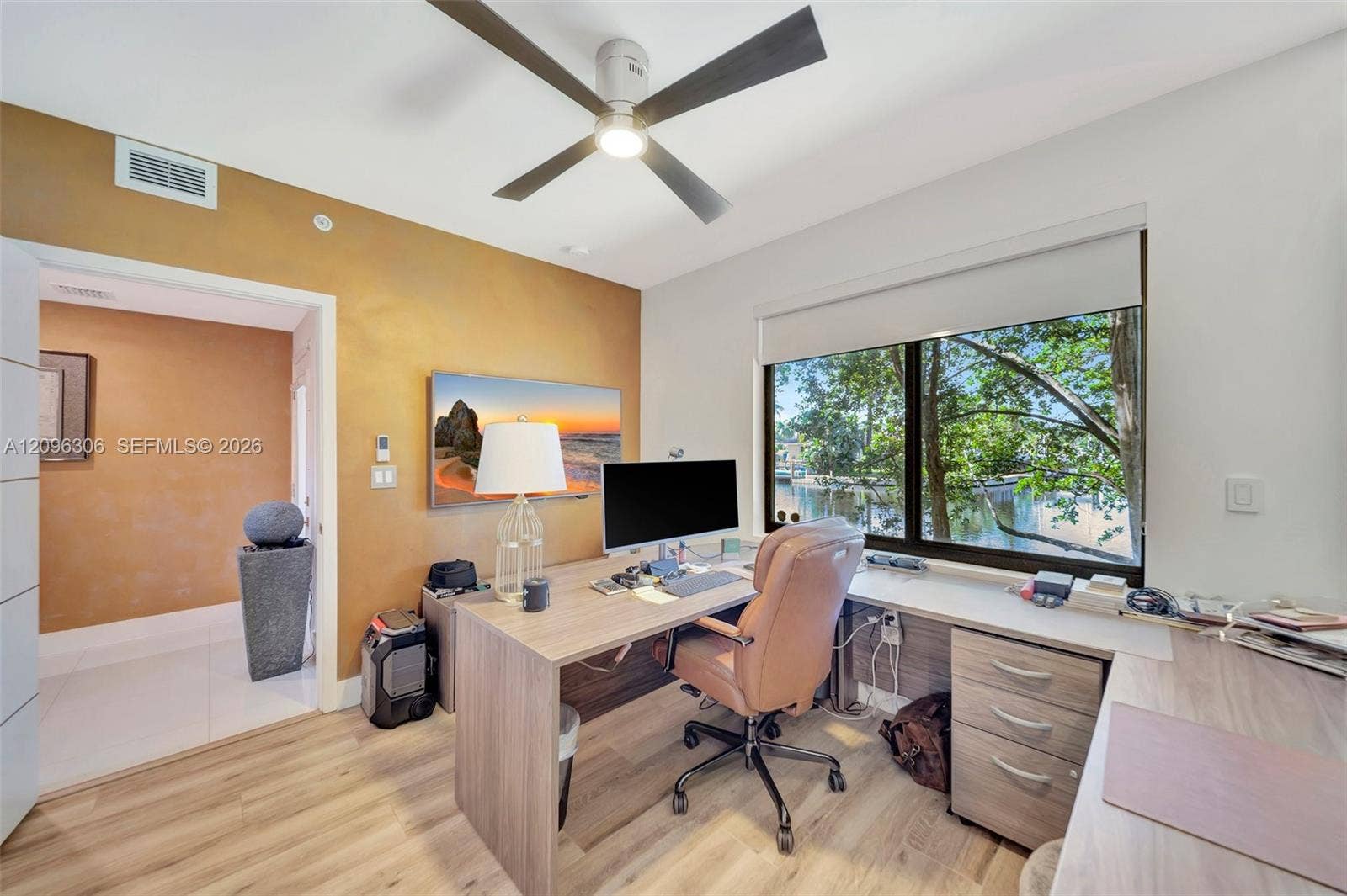 508 SE 1st Circle, Pompano Beach, FL 33060 First floor guest bedroom/office/den
