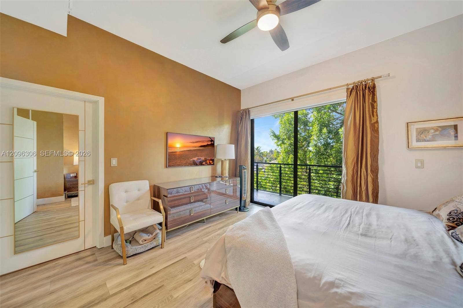 508 SE 1st Circle, Pompano Beach, FL 33060 Custom door trim on Bedroom and walk-in closet doors
