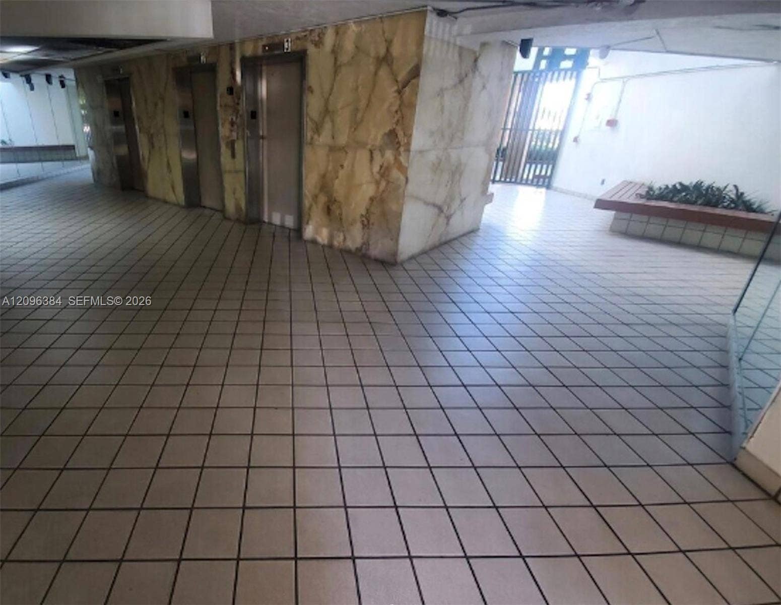 Miami, FL 33175 Lobby area