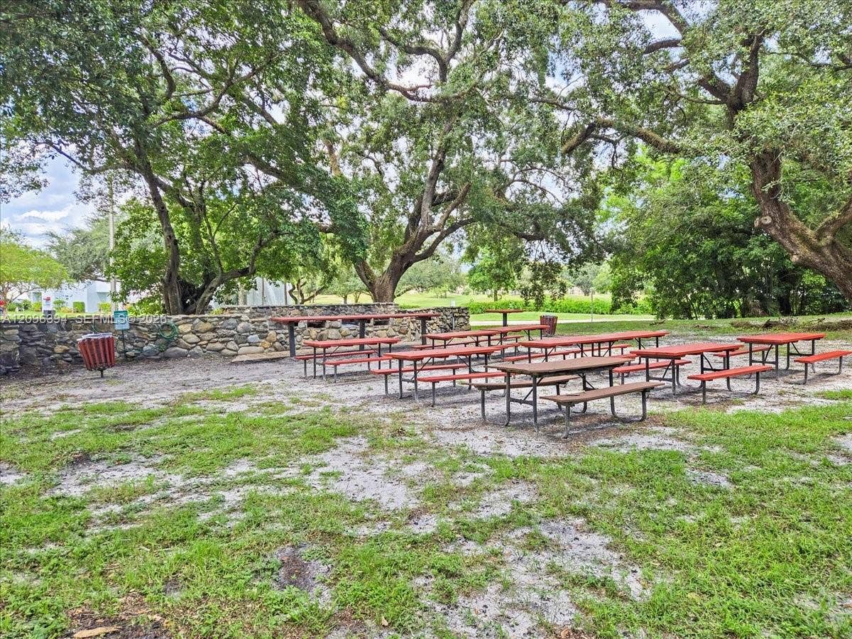 1830 Sabal Palm Drive, #105, Davie, FL 33324 BBQ Area