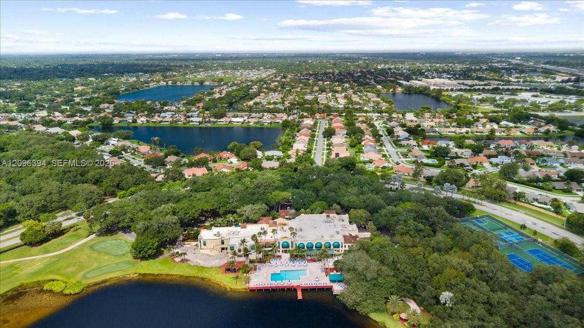 1830 Sabal Palm Drive, #105, Davie, FL 33324 Pine Island Ridge Country Club and Golf