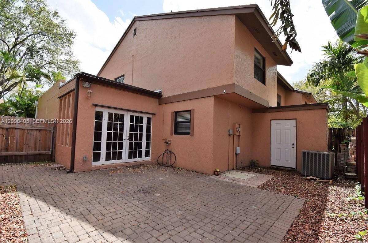 14 Chestnut Circle, Cooper City, FL 33026 Photo 16