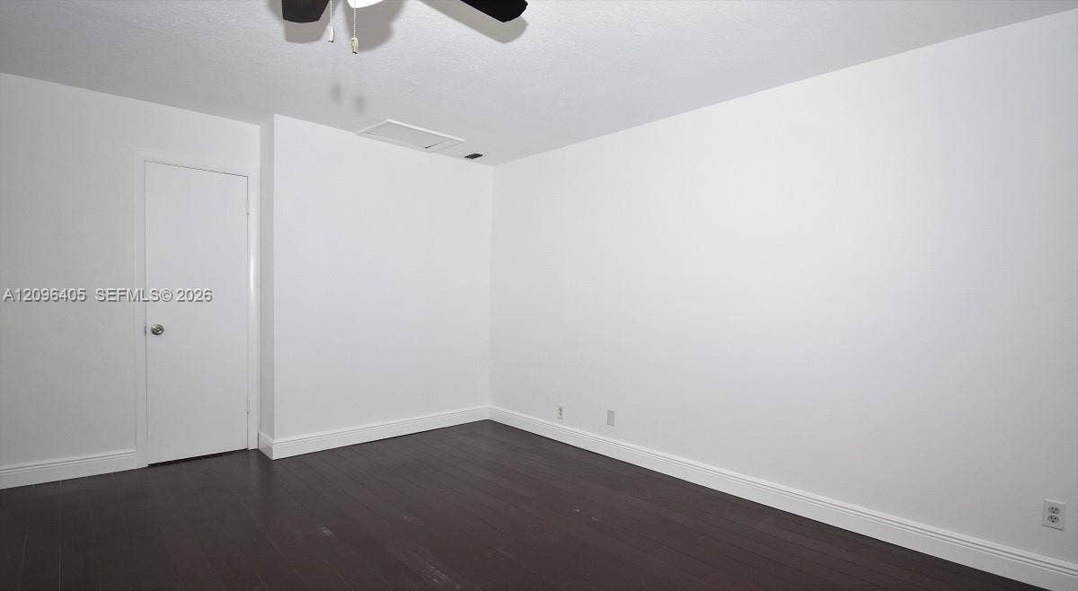 14 Chestnut Circle, Cooper City, FL 33026 Master Bedroom Located on Second floor