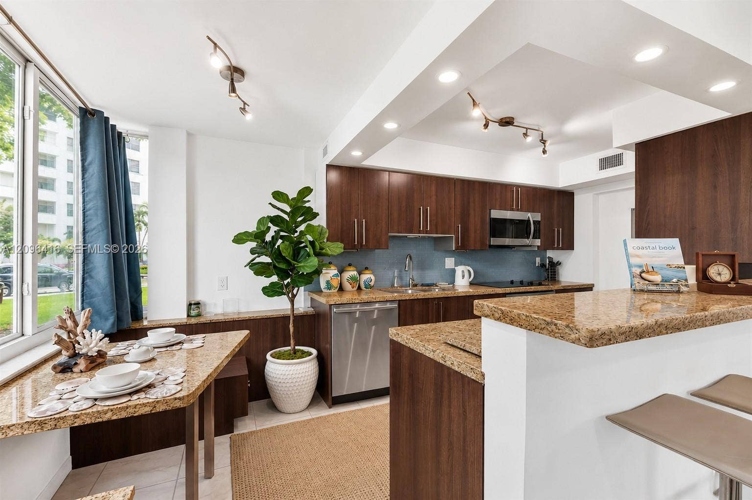 250 180th Drive, #155, Sunny Isles Beach, FL 33160 Photo 4