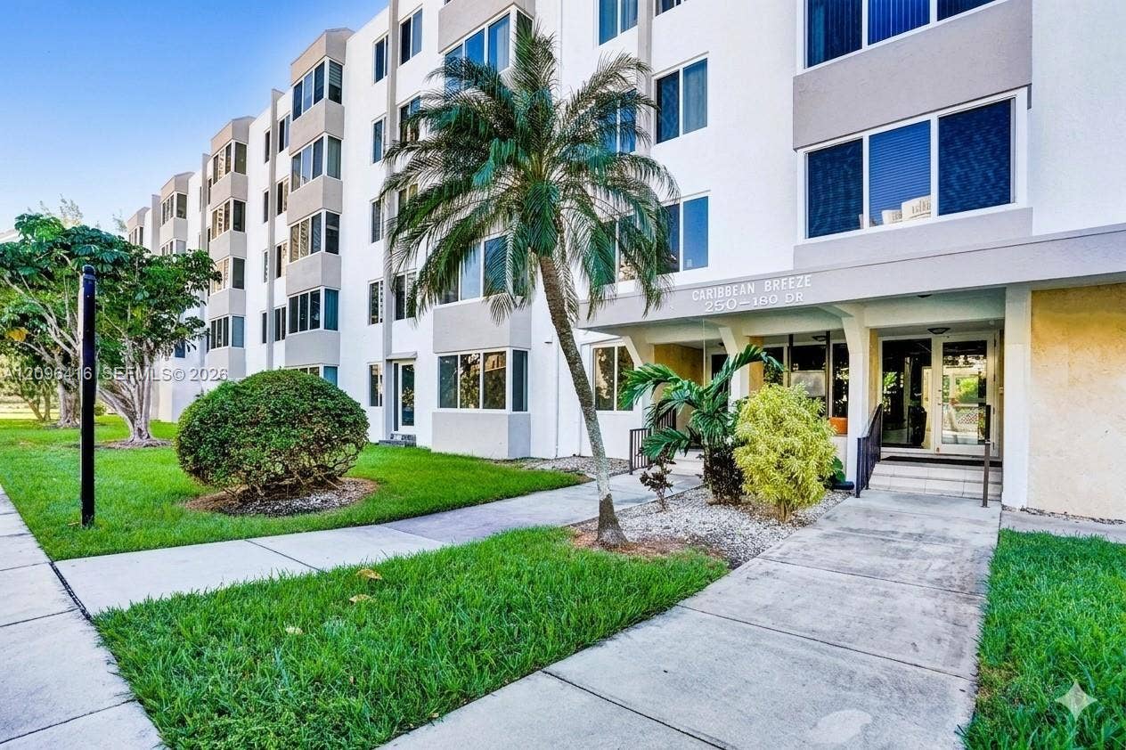 250 180th Drive, #155, Sunny Isles Beach, FL 33160 Photo 13