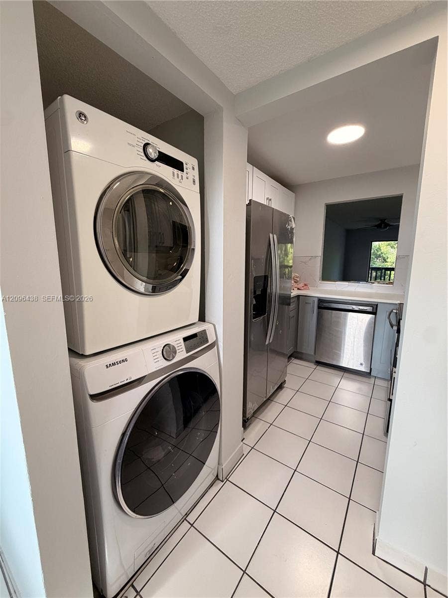 1021 Mockingbird Lane, #404, Plantation, Plantation, FL 33324 Photo 11