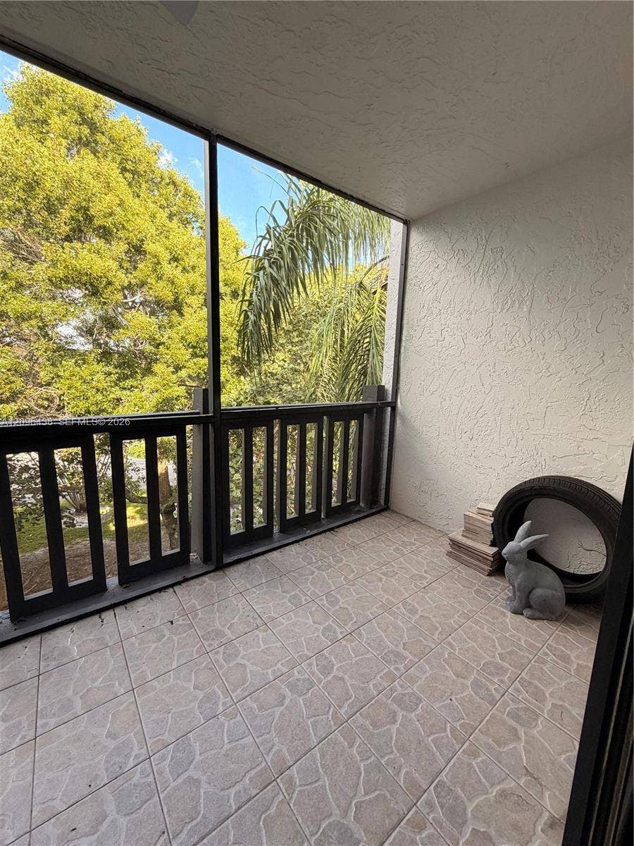 1021 Mockingbird Lane, #404, Plantation, Plantation, FL 33324 Photo 22