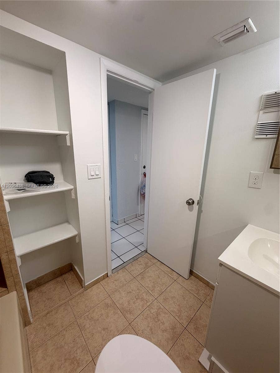 1021 Mockingbird Lane, #404, Plantation, Plantation, FL 33324 Photo 15