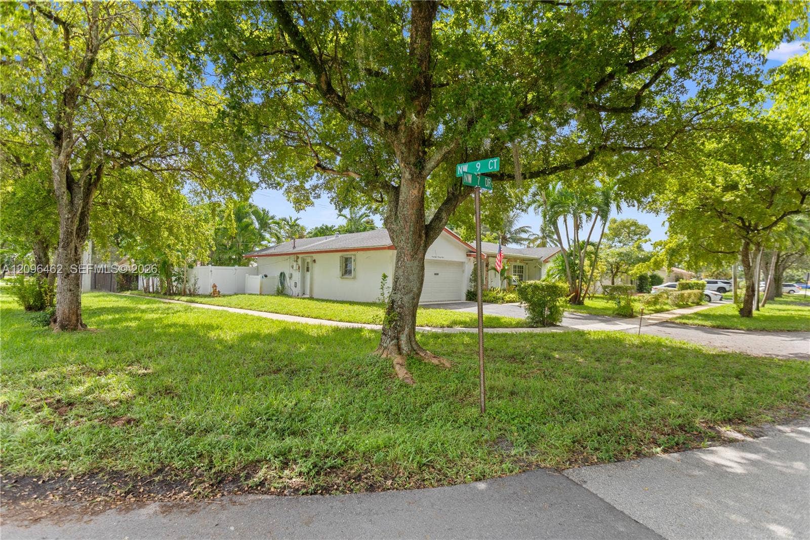 4899 NW 7th Drive, Plantation, FL 33317 Photo 4