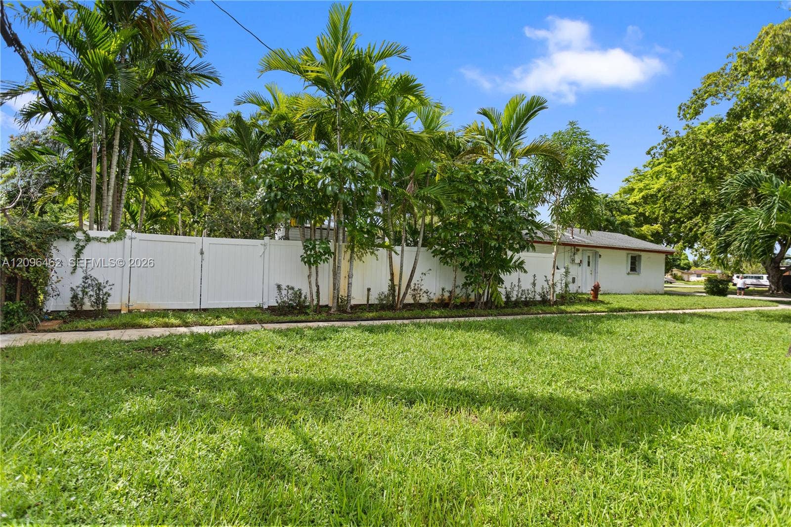 4899 NW 7th Drive, Plantation, FL 33317 Photo 6