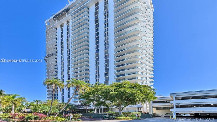 Property photo for 19707 Turnberry Way, #4L, Aventura, FL