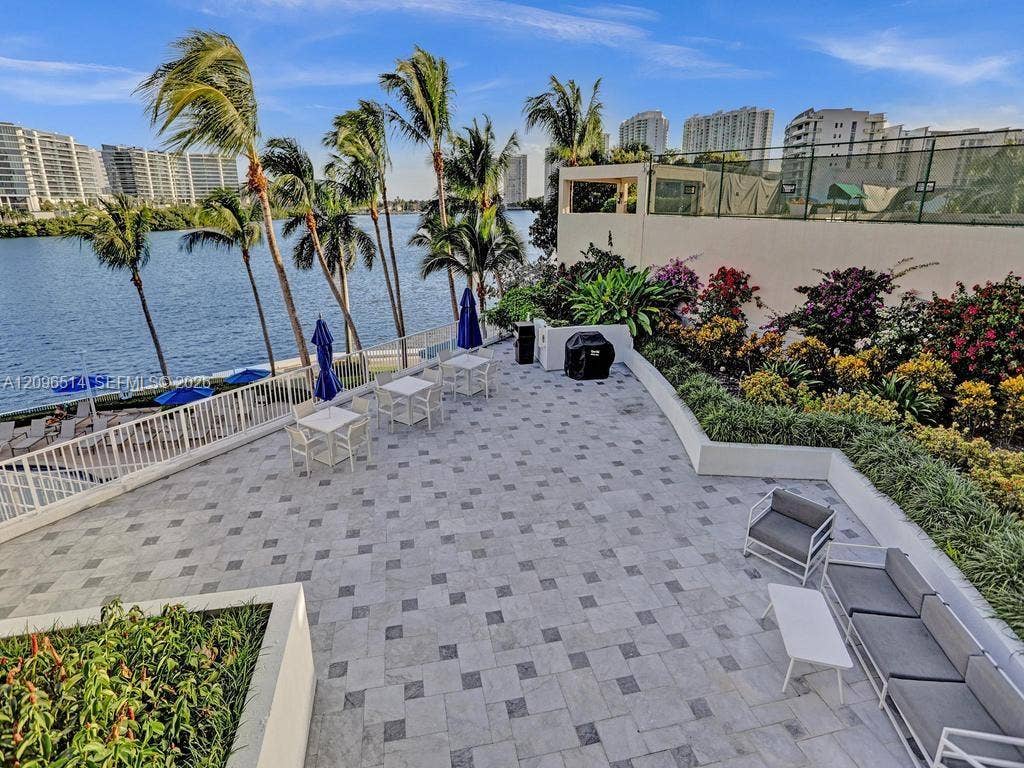 3370 Hidden Bay Drive, #2410, Aventura, FL 33180 BBQ Area