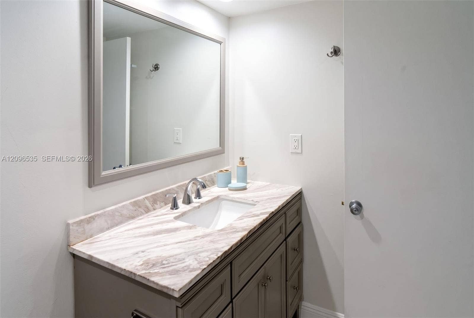 19390 Collins Avenue, #706, Sunny Isles Beach, Sunny Isles Beach, FL 33160 Photo 5