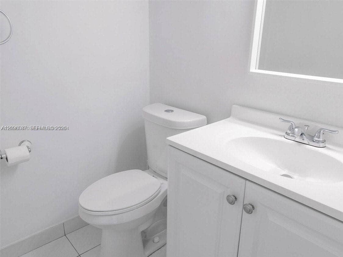 1000 Parkview Drive, #501, Hallandale Beach, Hallandale Beach, FL 33009 Photo 23