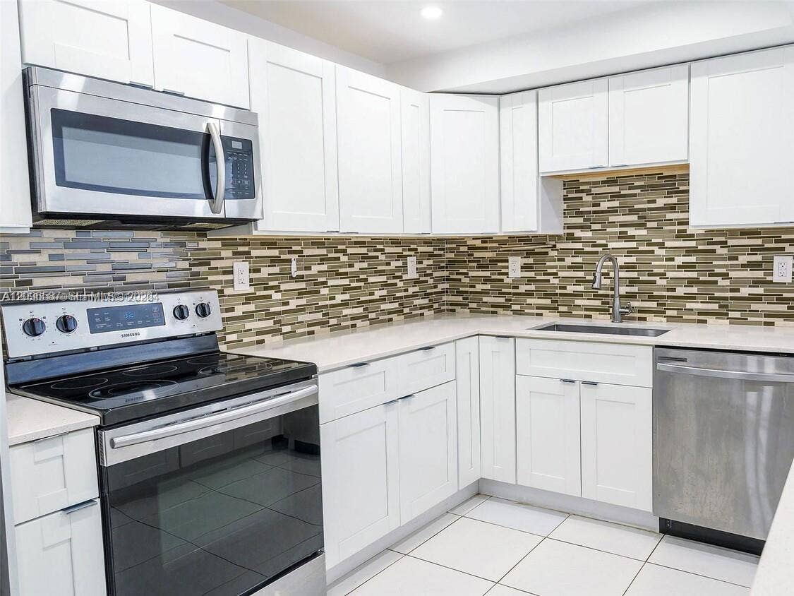1000 Parkview Drive, #501, Hallandale Beach, Hallandale Beach, FL 33009 Photo 7