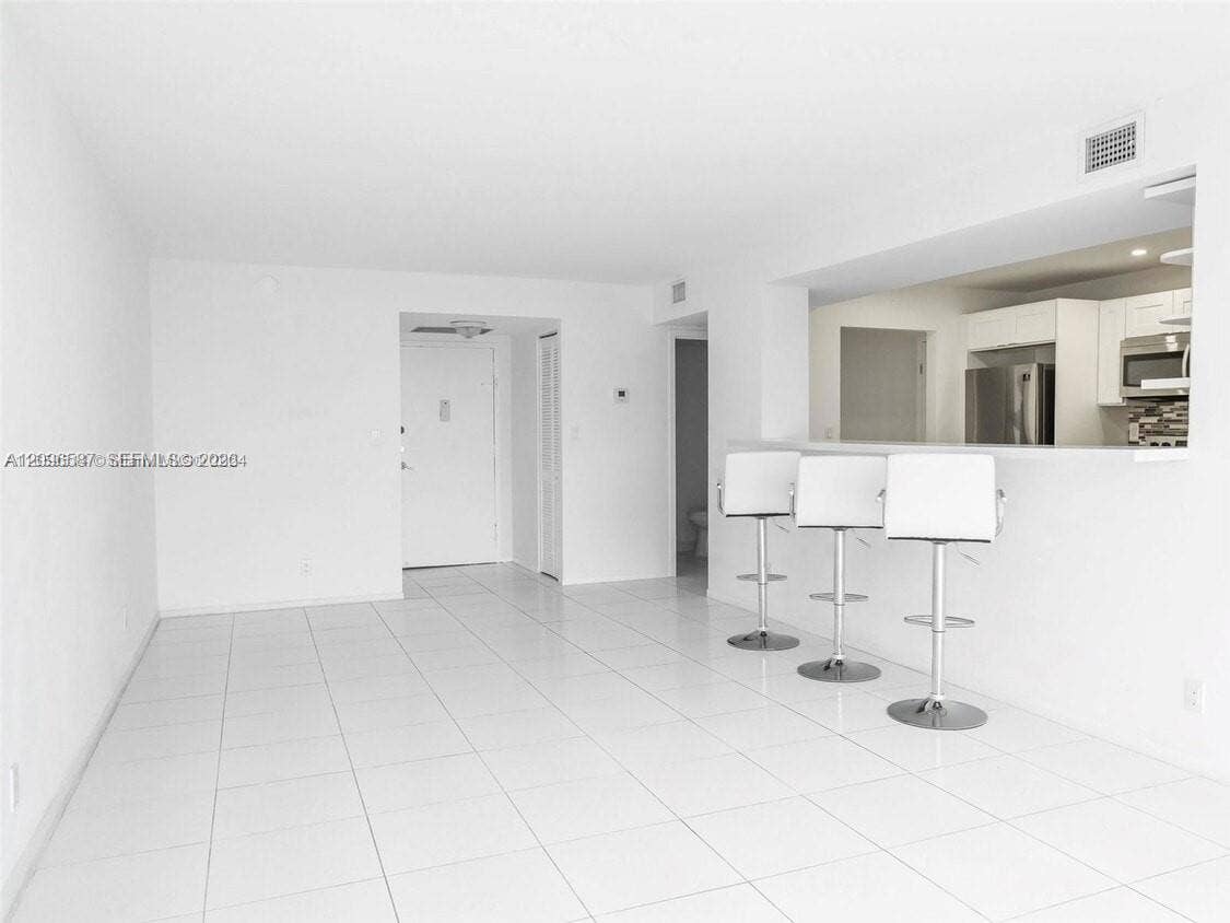 1000 Parkview Drive, #501, Hallandale Beach, Hallandale Beach, FL 33009 Photo 3