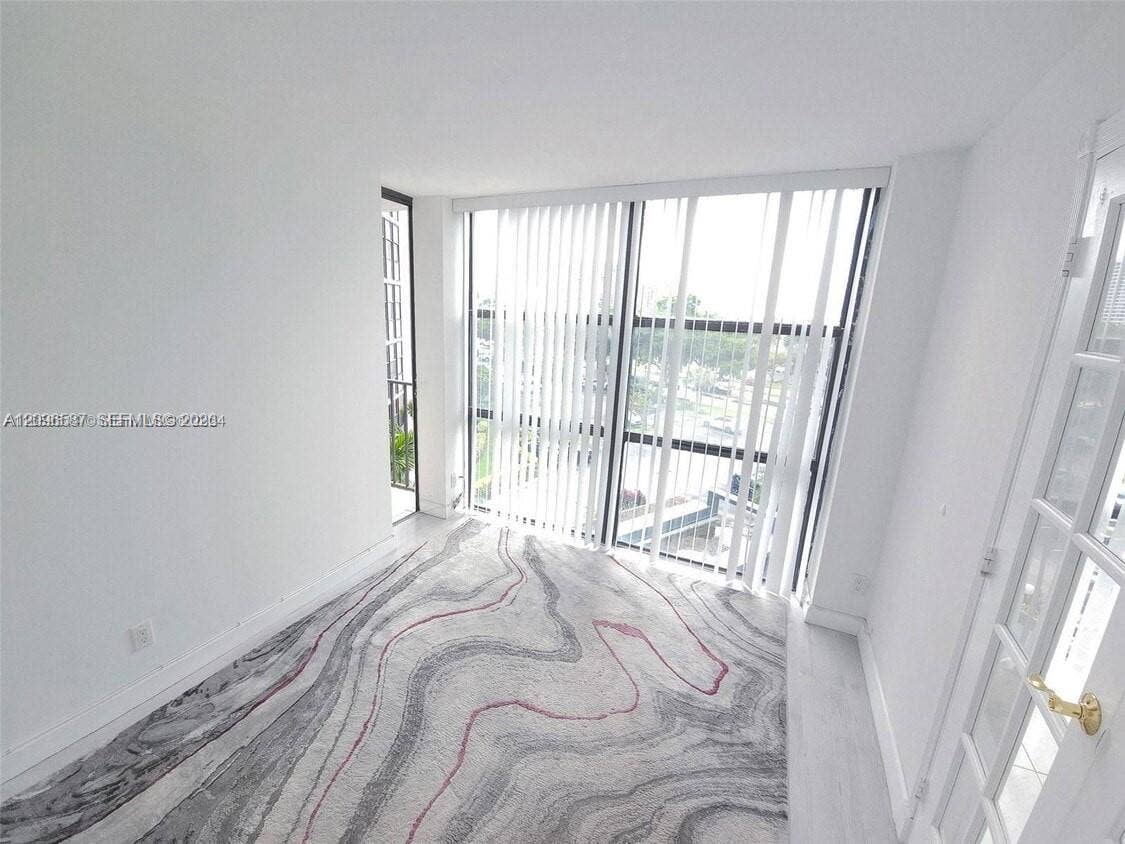 1000 Parkview Drive, #501, Hallandale Beach, Hallandale Beach, FL 33009 Photo 20