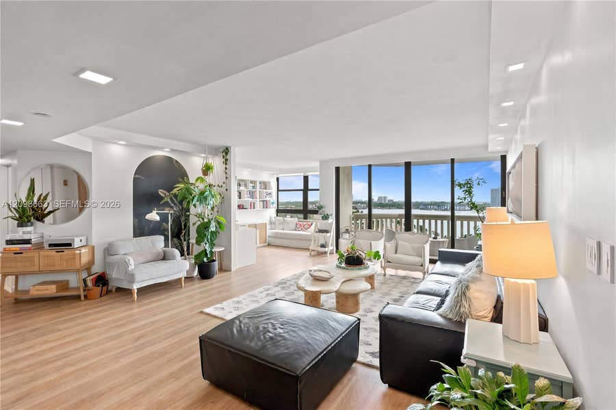 Property photo for 1000 E Island Boulevard, #1402, Aventura, FL