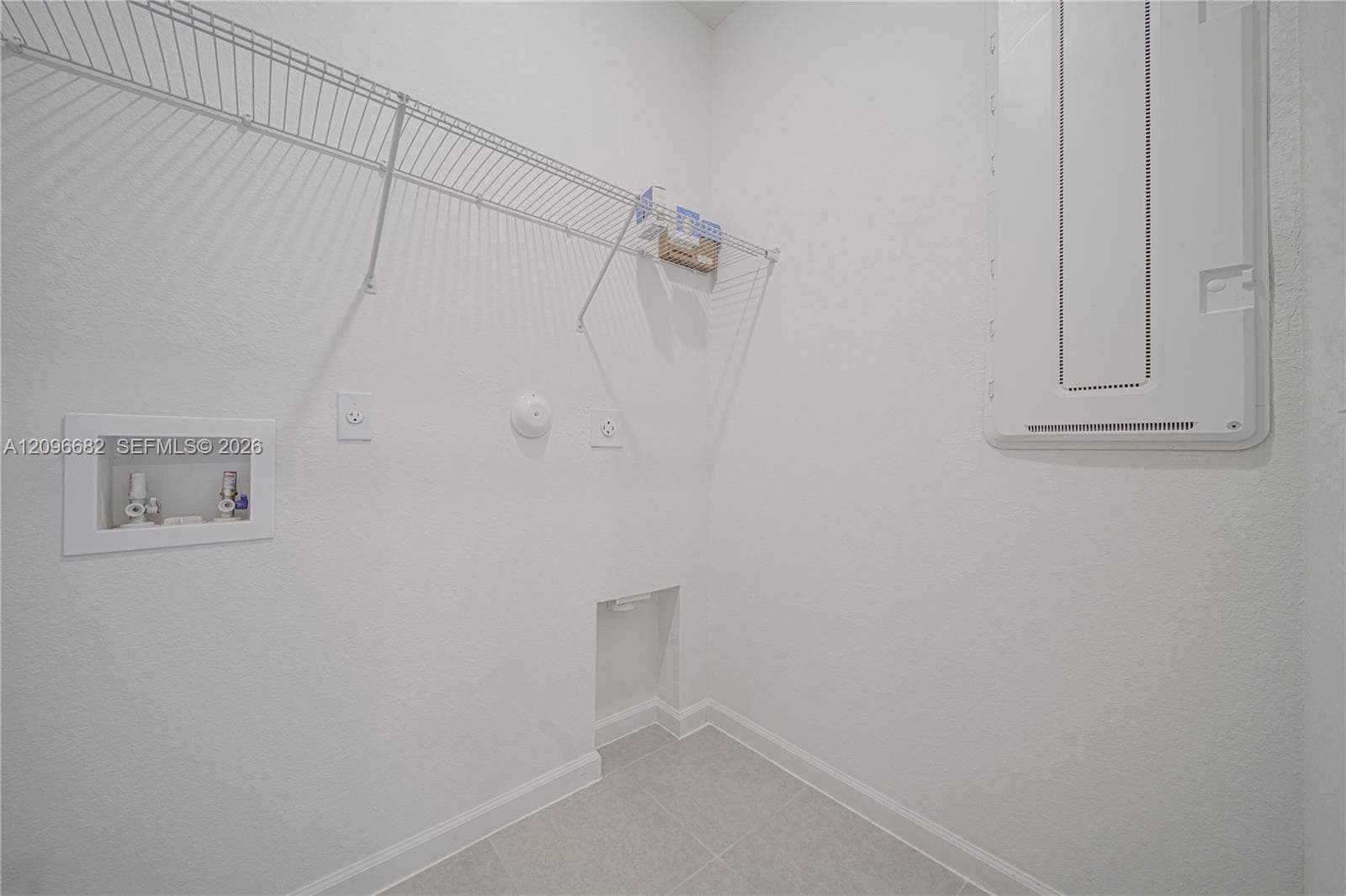 Washer & dryer are included