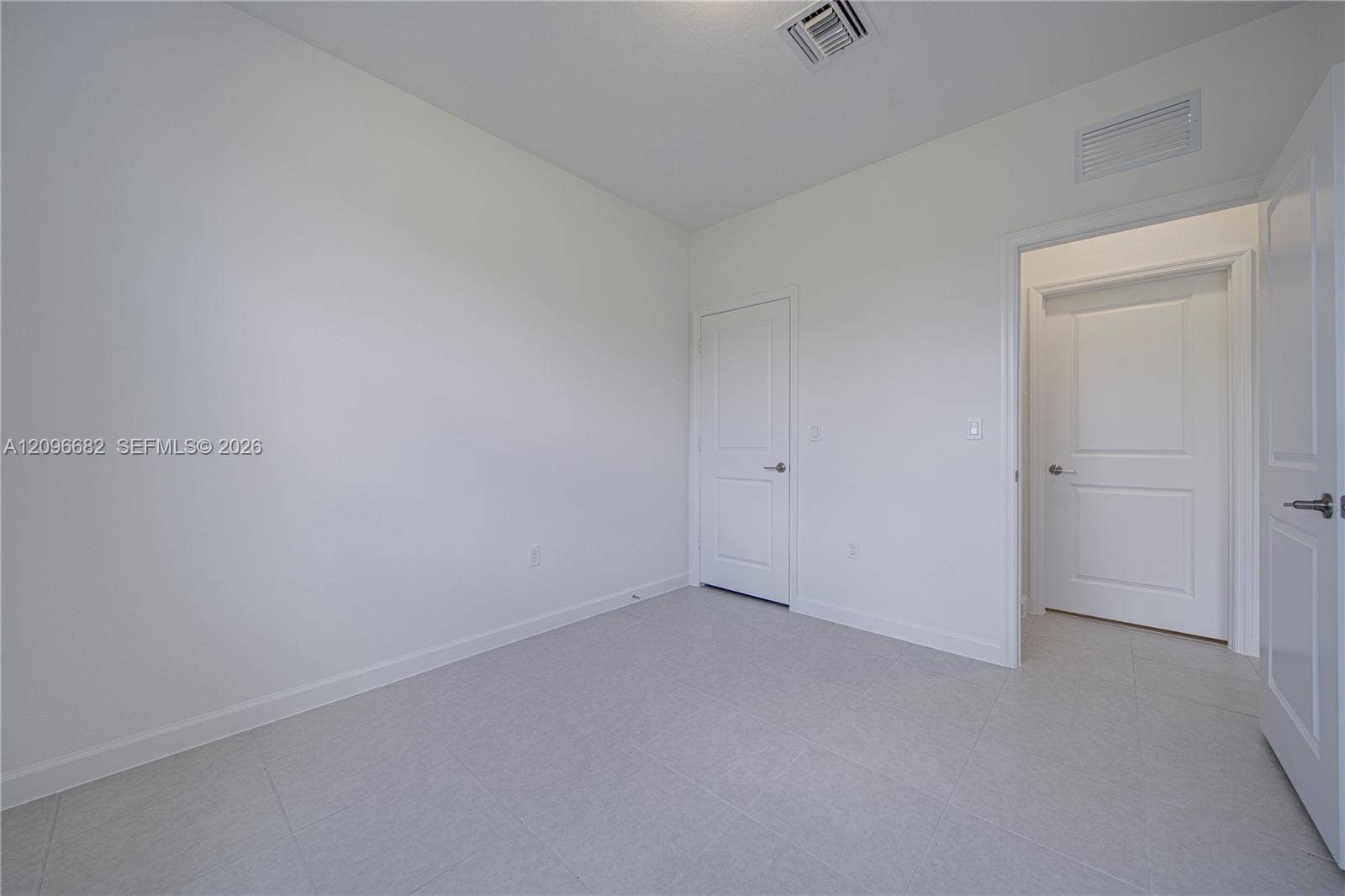 Downstairs bedroom #4