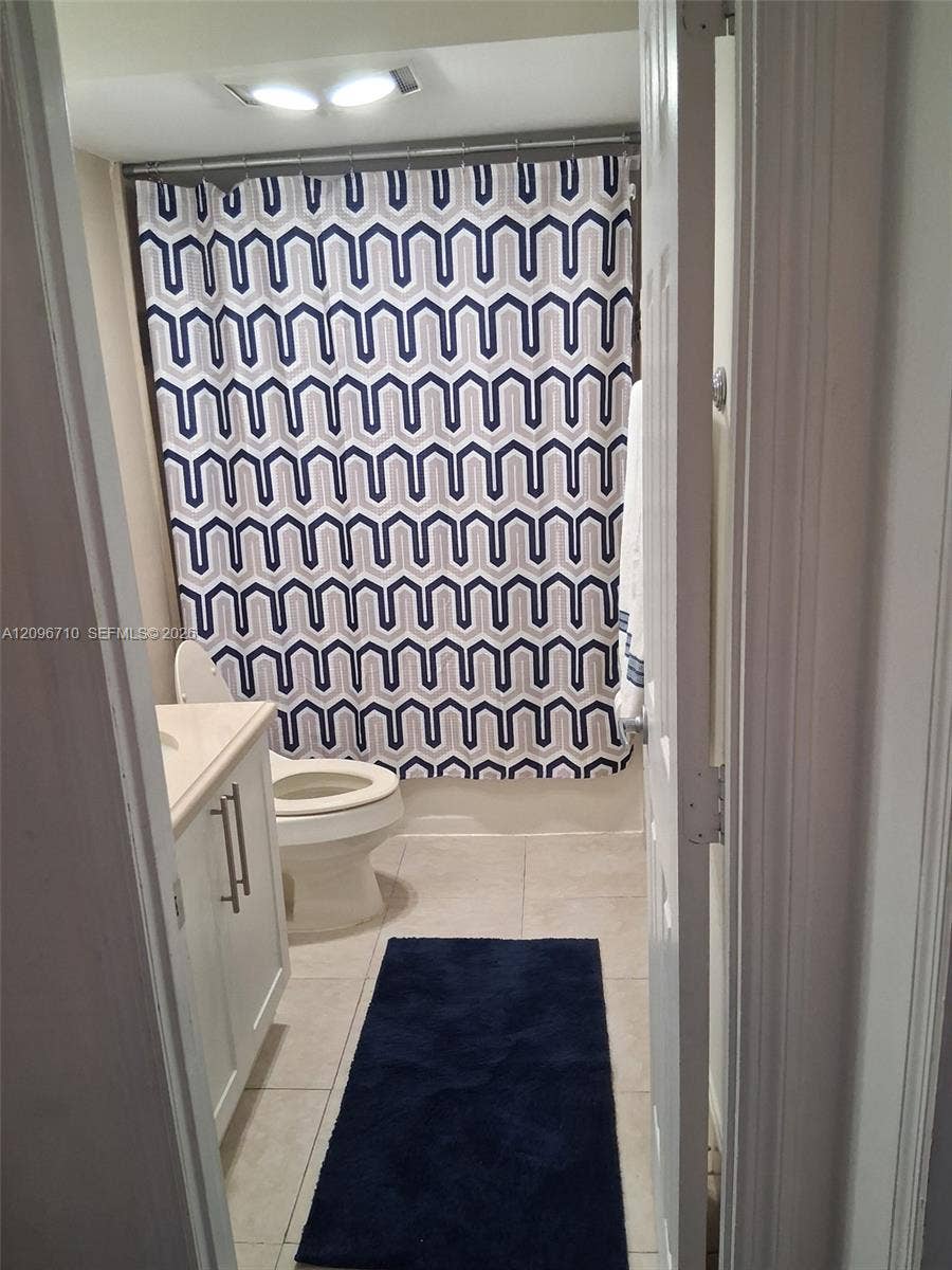 Hallandale Beach, FL 33009 Photo 8