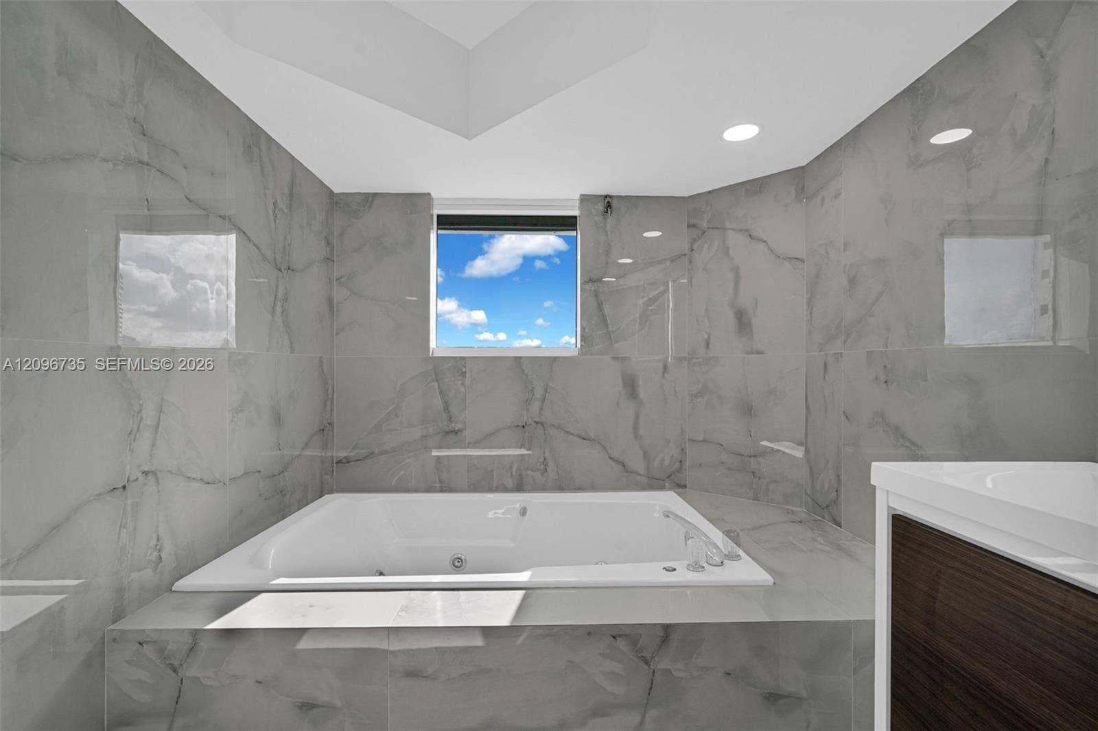 16485 Collins Avenue, #738, Sunny Isles Beach, FL 33160 Photo 32
