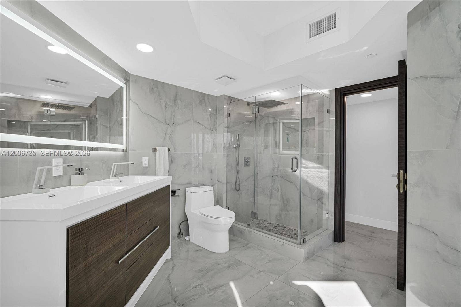 16485 Collins Avenue, #738, Sunny Isles Beach, FL 33160 Photo 34