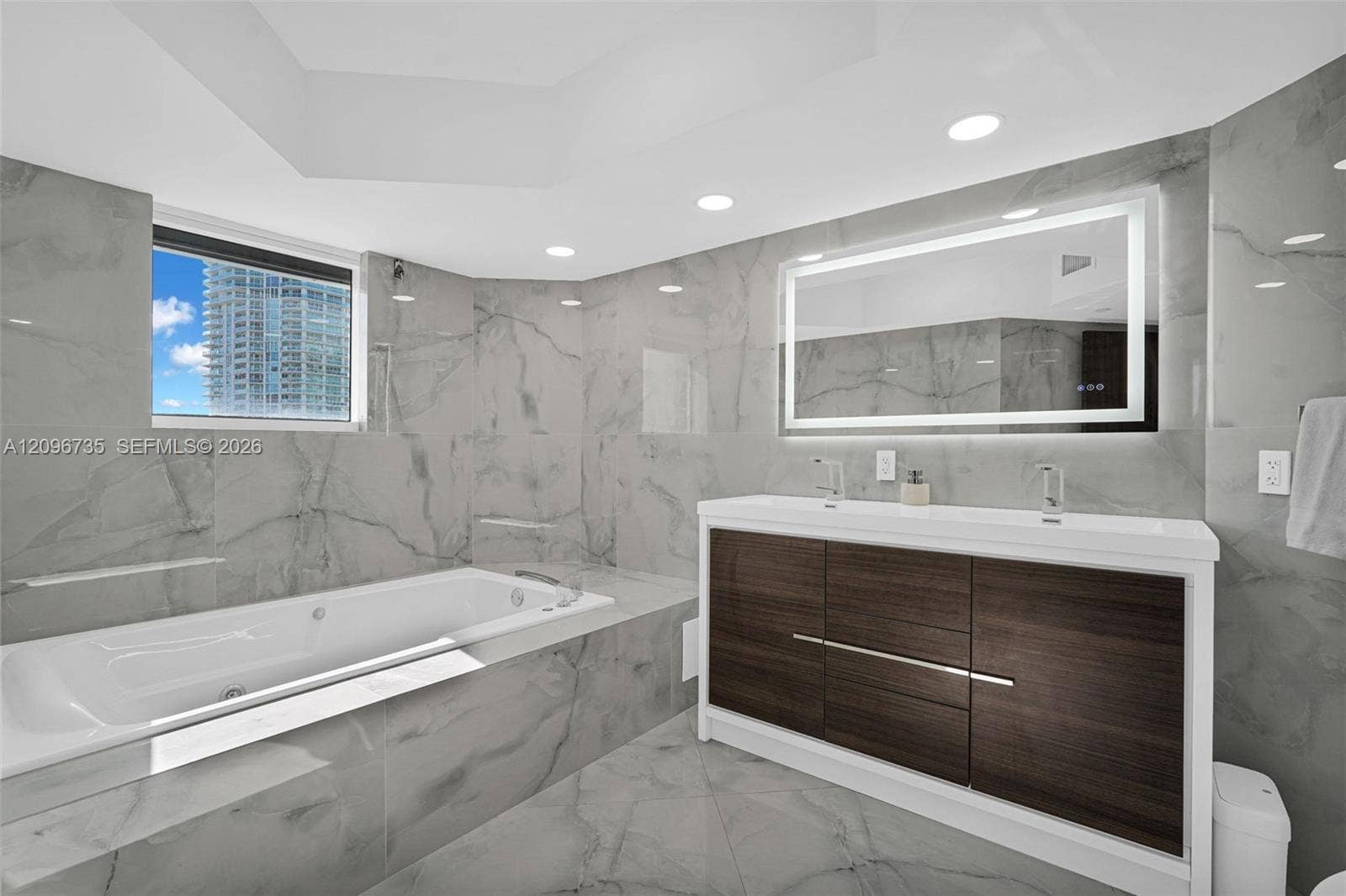 16485 Collins Avenue, #738, Sunny Isles Beach, FL 33160 Photo 31