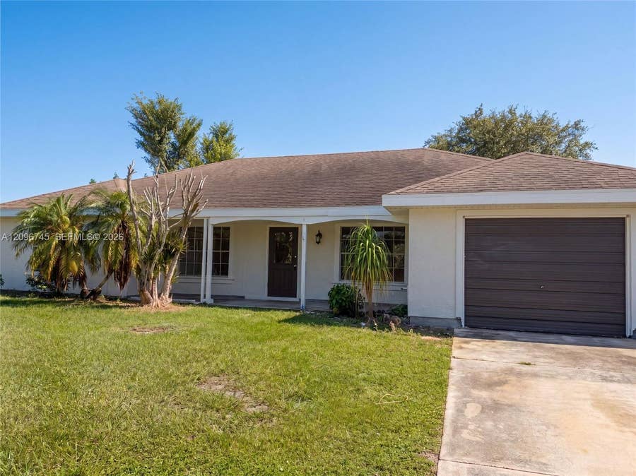 Property photo for 1832 SE Wexford Court, Port St Lucie, FL
