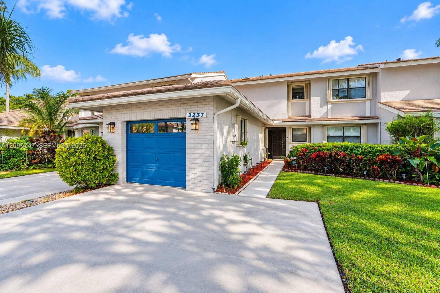 3237 Deer Creek Lake Shore Drive, Deerfield Beach, FL 33442 Photo 2