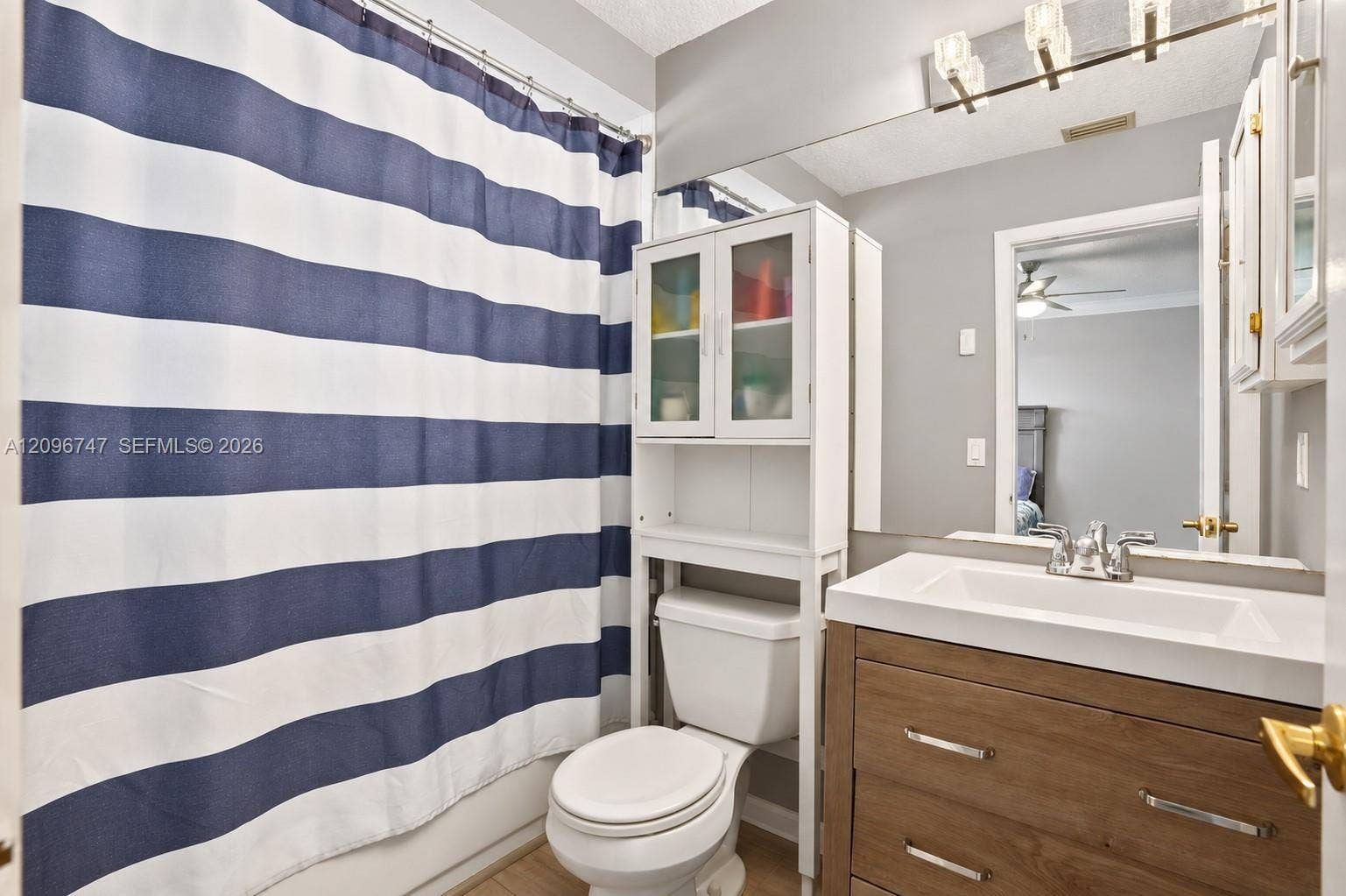 3237 Deer Creek Lake Shore Drive, Deerfield Beach, FL 33442 Upstairs secondary bathroom
