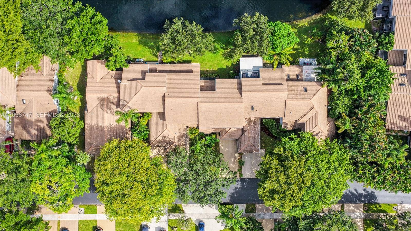 3237 Deer Creek Lake Shore Drive, Deerfield Beach, FL 33442 Photo 33
