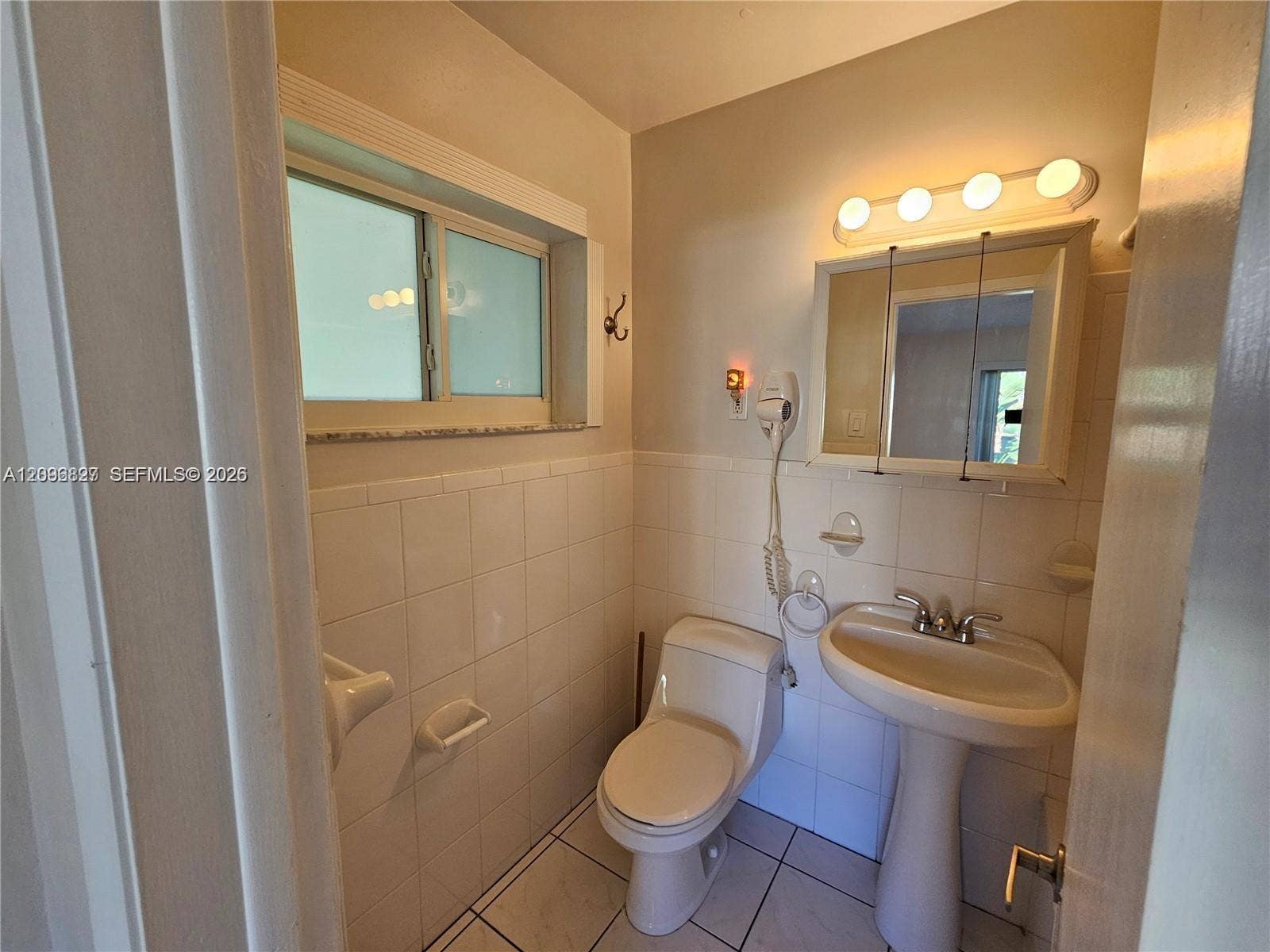 3221 NE 7th Place, #B, Pompano Beach, Pompano Beach, FL 33062 Photo 14