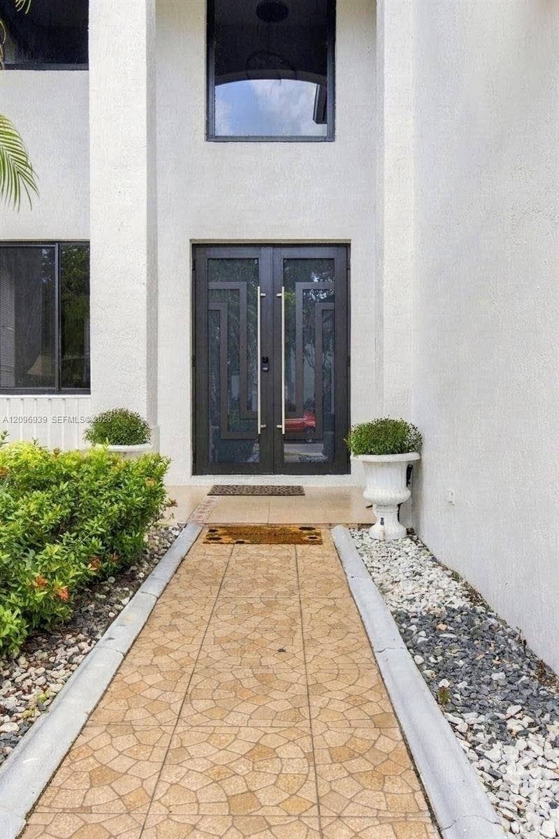 1073 Allamanda Way, Weston, FL 33327 Photo 7