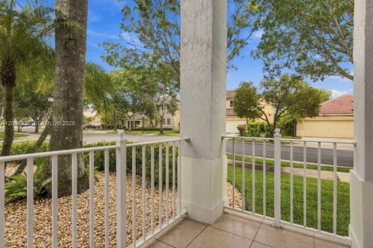 1073 Allamanda Way, Weston, FL 33327 Photo 9
