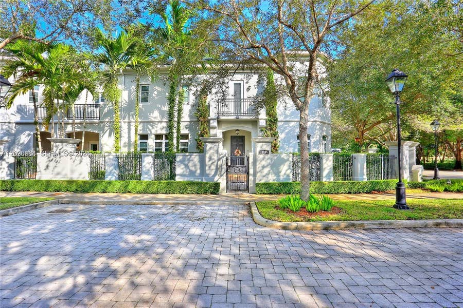Property photo for 10195 SW 75th Place, Pinecrest, FL