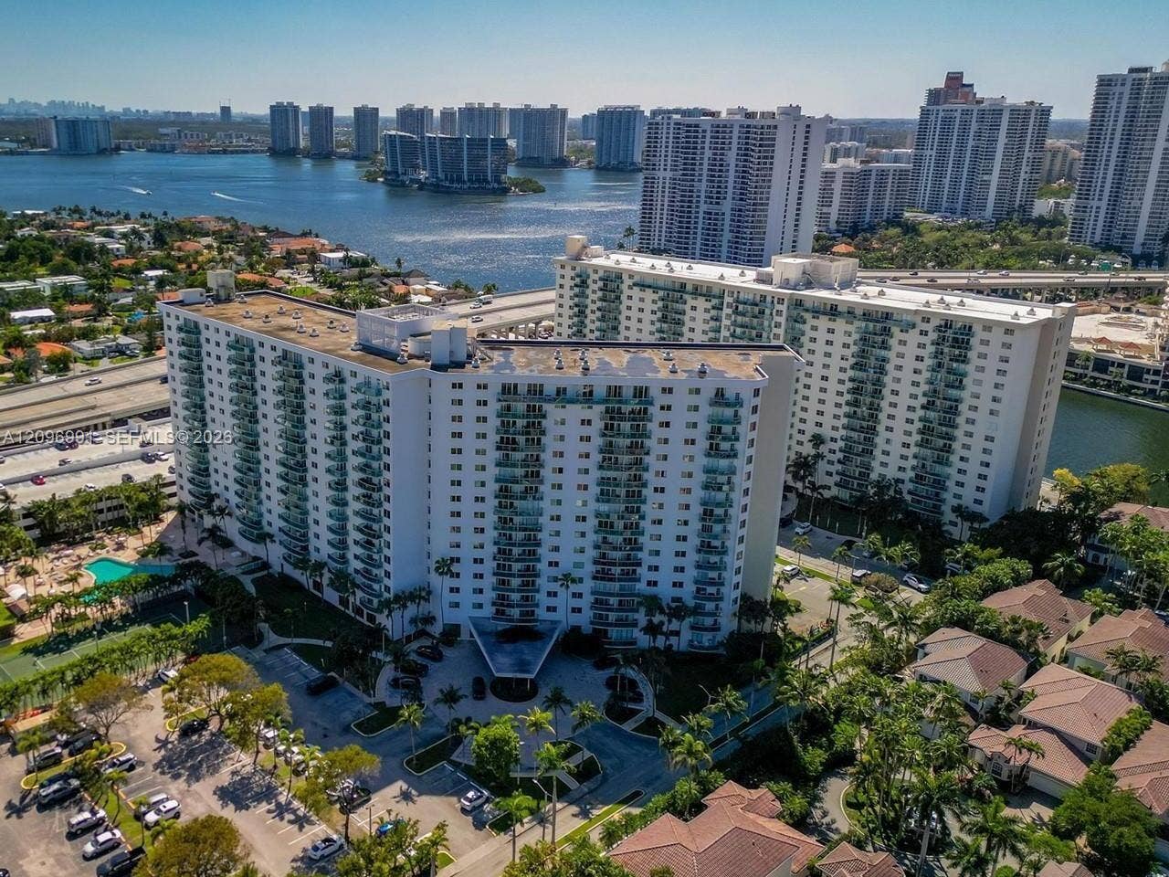 19380 Collins Avenue, #510, Sunny Isles Beach, Sunny Isles Beach, FL 33160 Photo 2