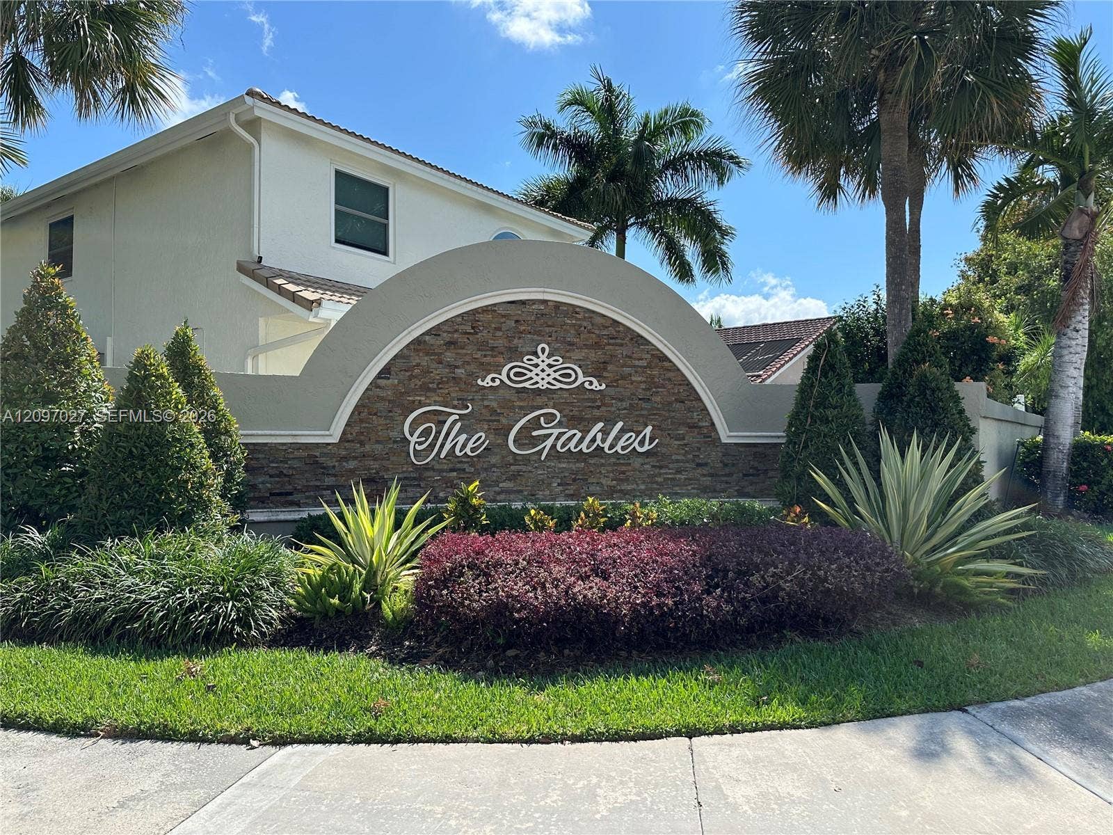 112 Gables Boulevard, Weston, FL 33326 Photo 1