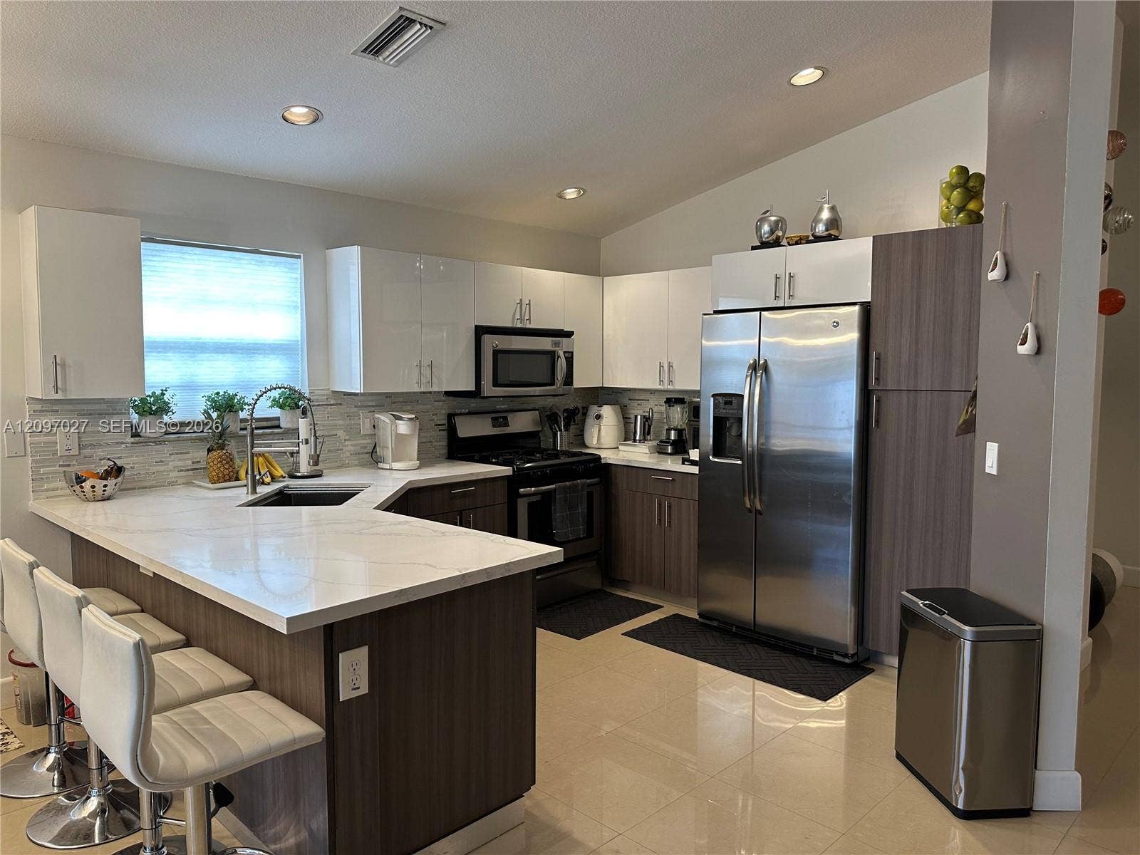 112 Gables Boulevard, Weston, FL 33326 Photo 2