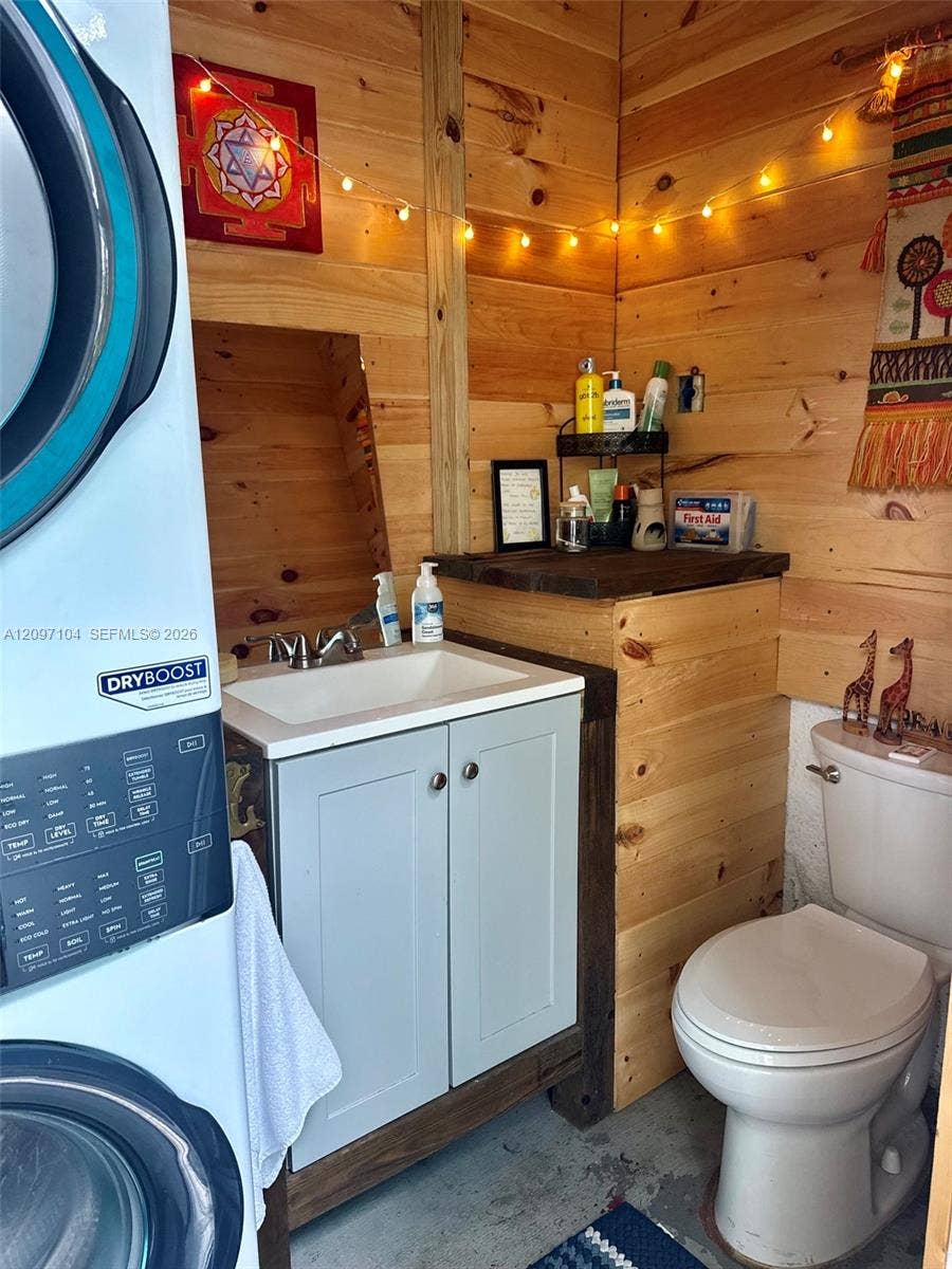 Guest Bathroom and Londry room
