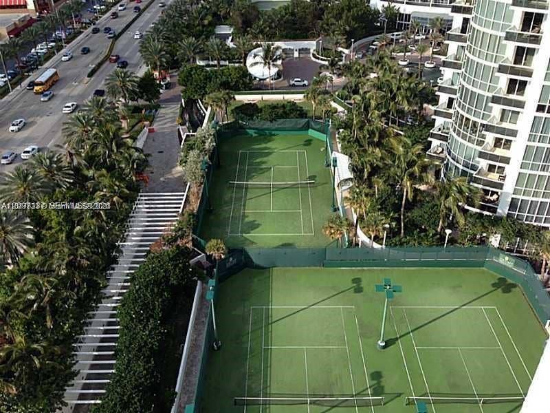 18001 Collins Avenue, #512, Sunny Isles Beach, FL 33160 tennis courts