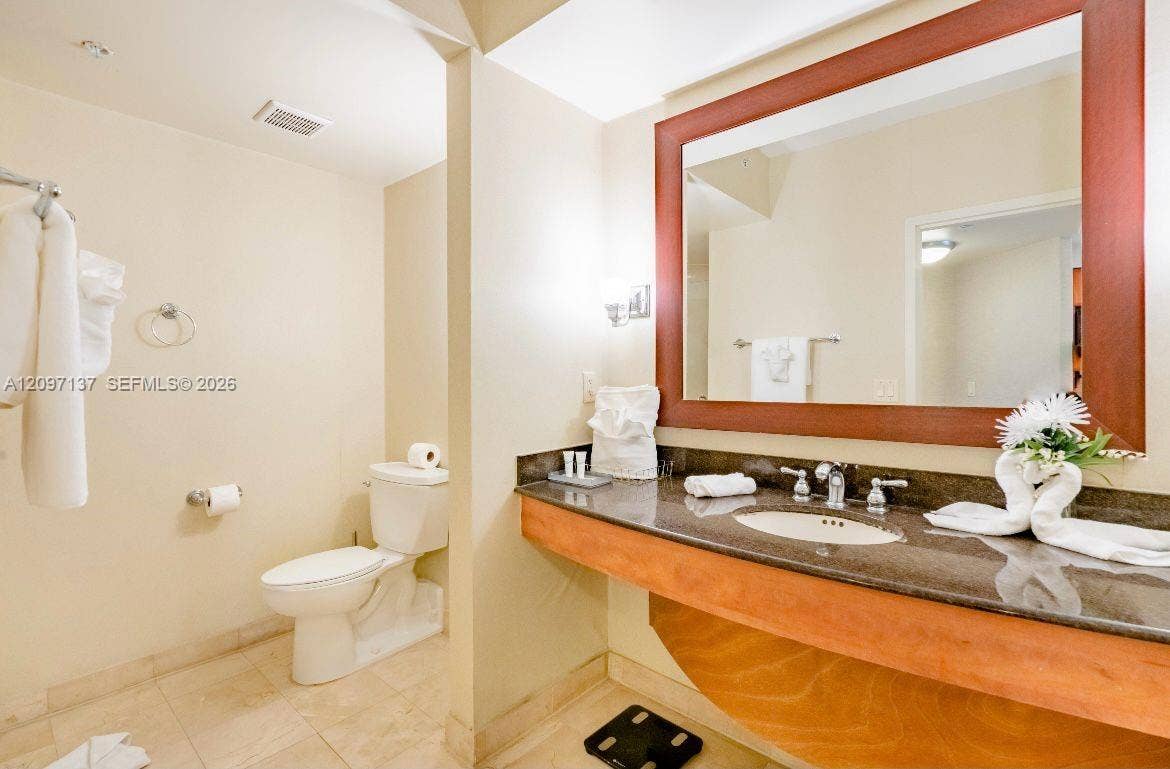 18001 Collins Avenue, #512, Sunny Isles Beach, FL 33160 Photo 4