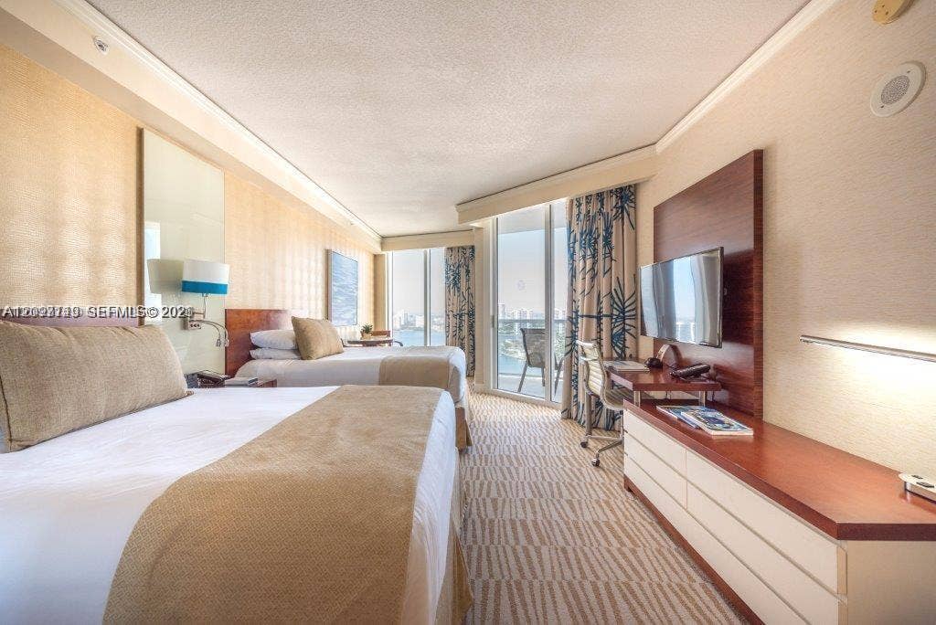 18001 Collins Avenue, #2504, Sunny Isles Beach, FL 33160 Photo 4