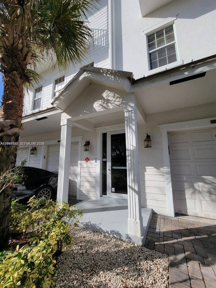 6841 N Lakeside Circle N, #109-1, Davie, Davie, FL 33314 Photo 6