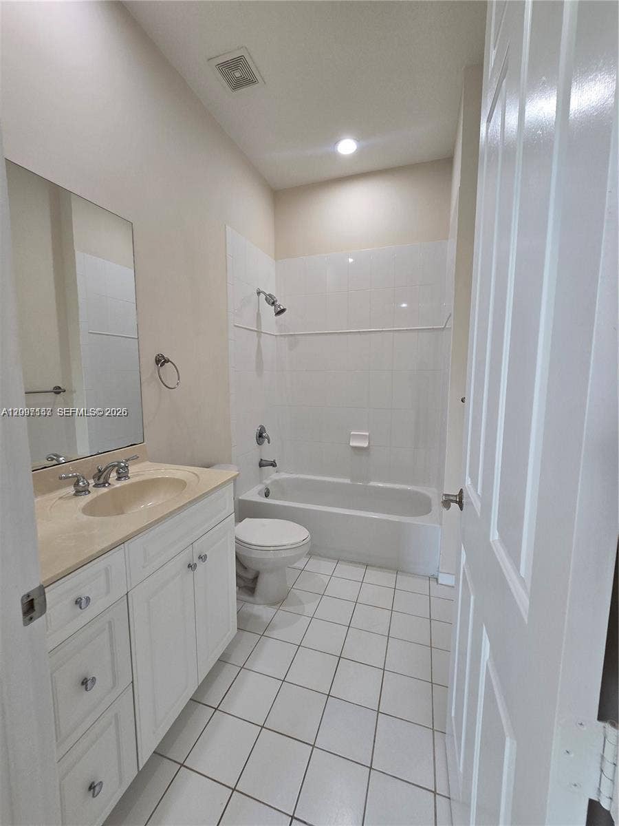 6841 N Lakeside Circle N, #109-1, Davie, Davie, FL 33314 Photo 15