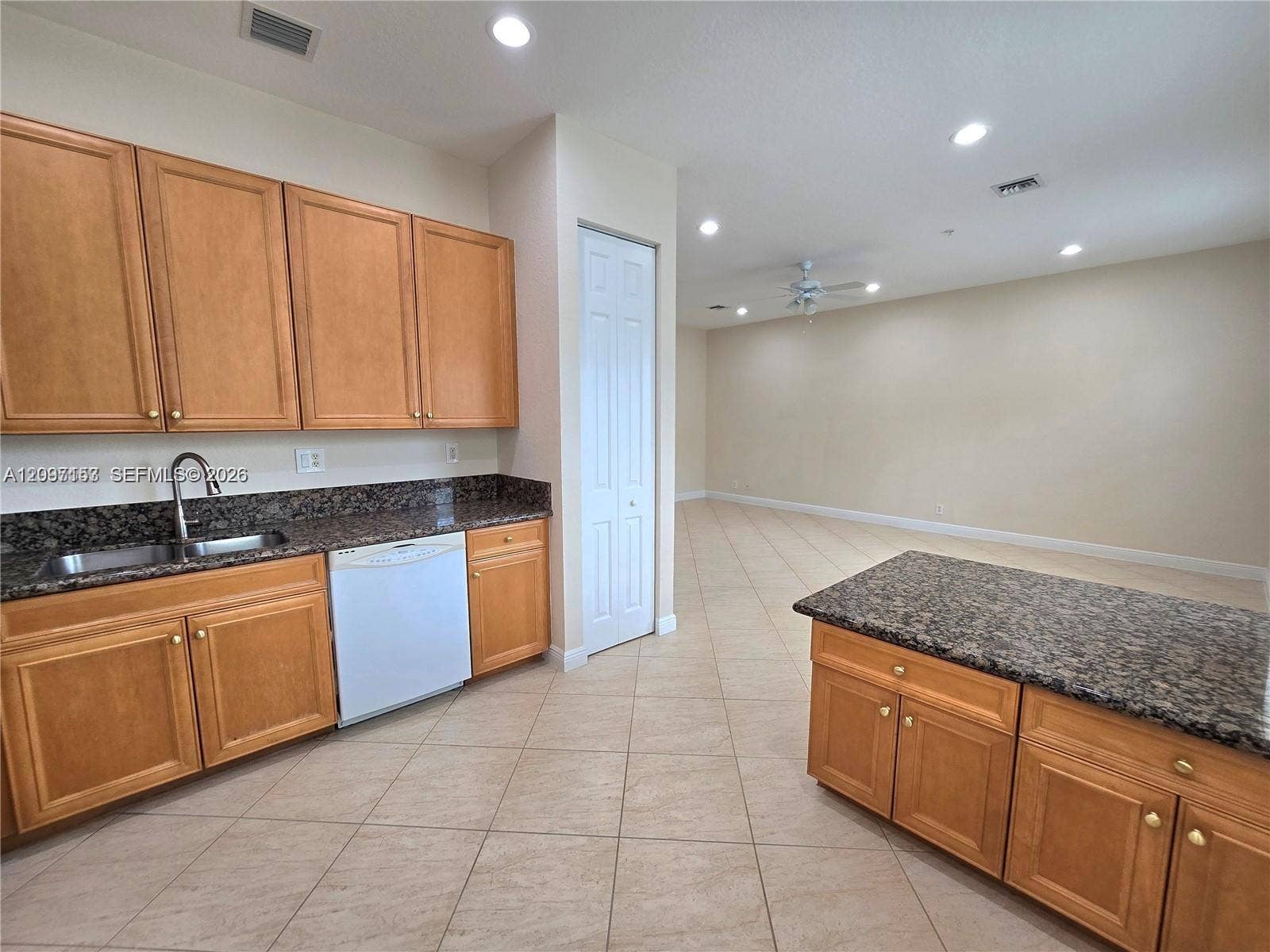 6841 N Lakeside Circle N, #109-1, Davie, Davie, FL 33314 Photo 14