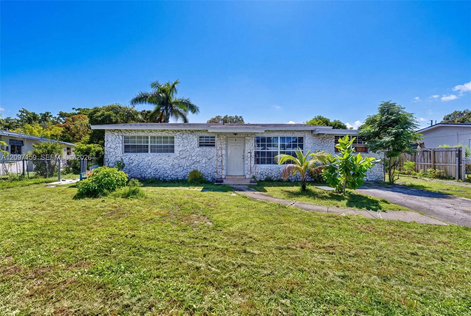 3020 SW 8th Street, Fort Lauderdale, FL 33312 Photo 2